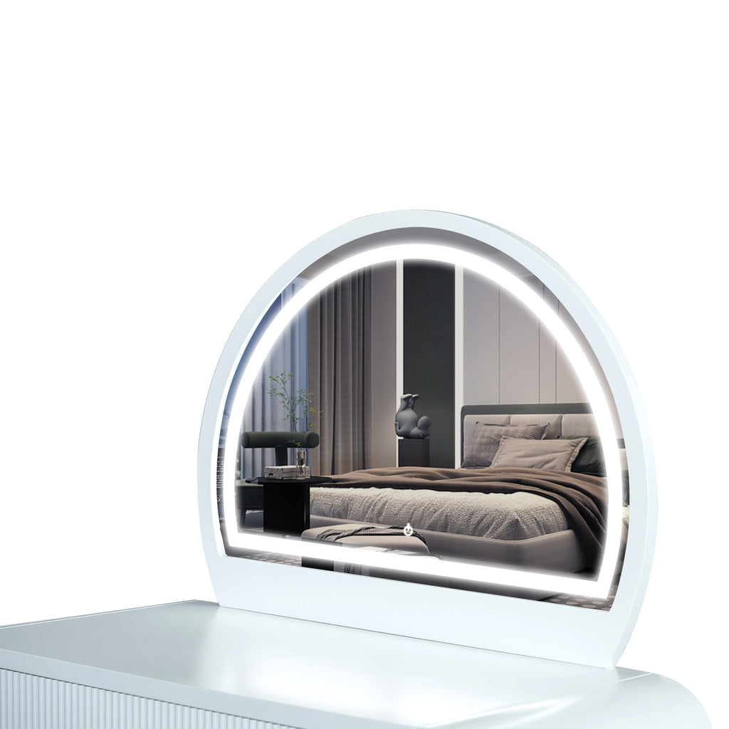 Walker Edison | Coiffeuse incurvée à cannelures avec miroir et écran tactile lumineux