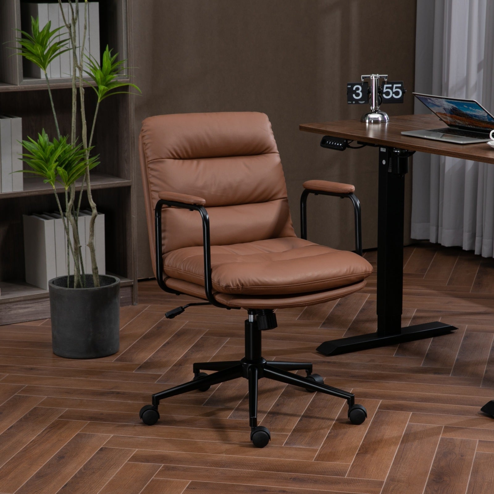 Walker Edison | Chaise de bureau pivotante ergonomique en similicuir marron 
