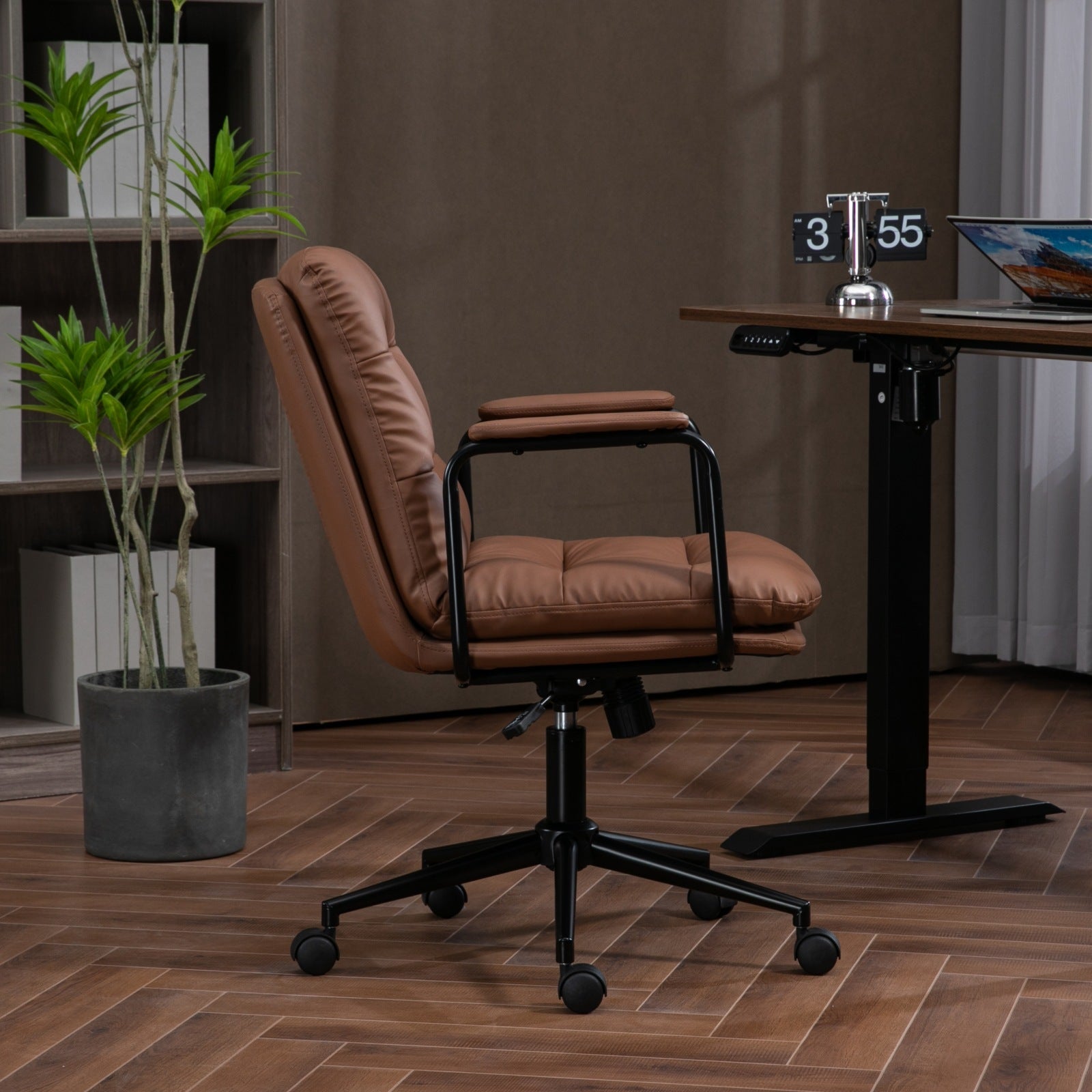 Walker Edison | Chaise de bureau pivotante ergonomique en similicuir marron 