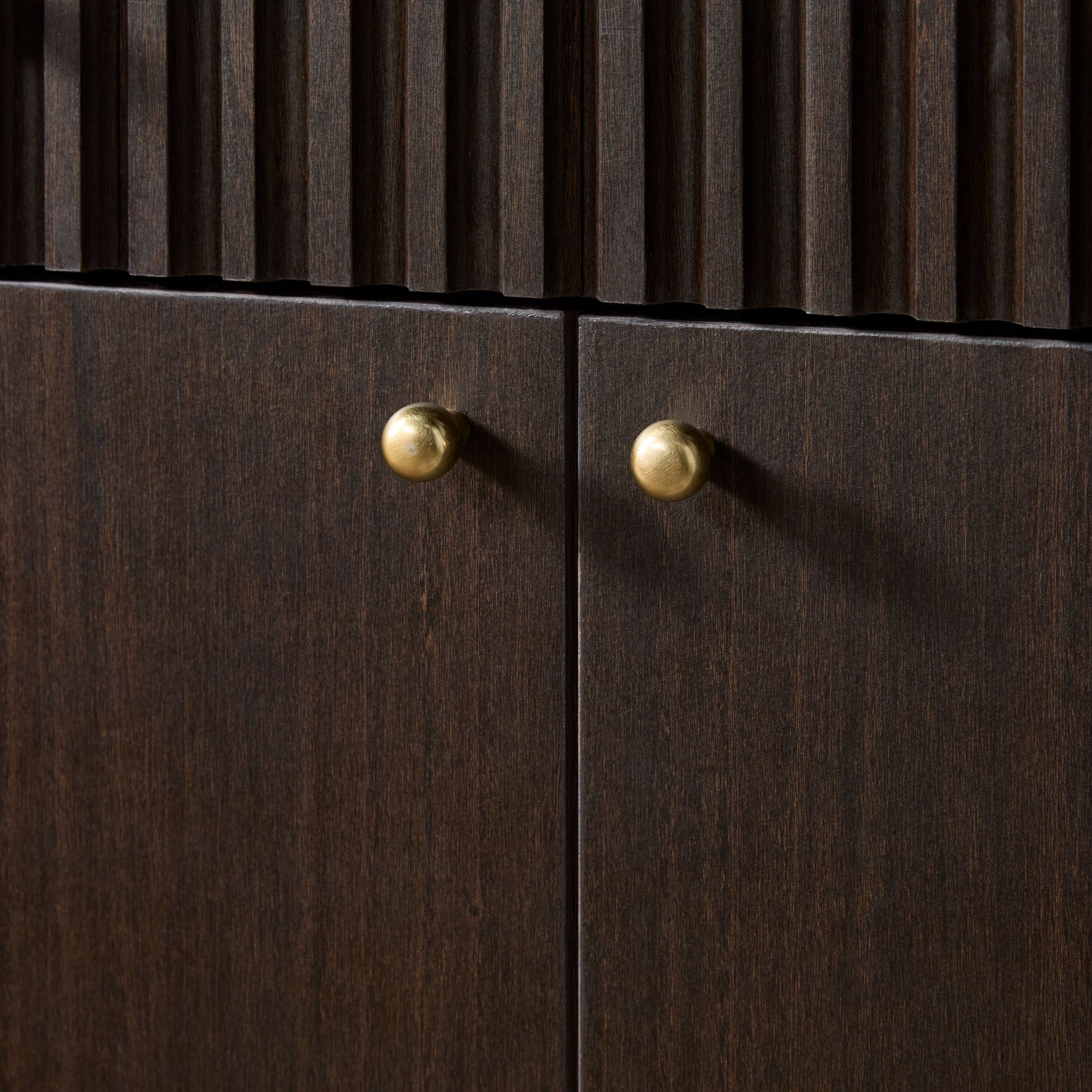 Buffet/meuble TV moderne Samantha en bois cannelé, montage facile, 58 pouces.