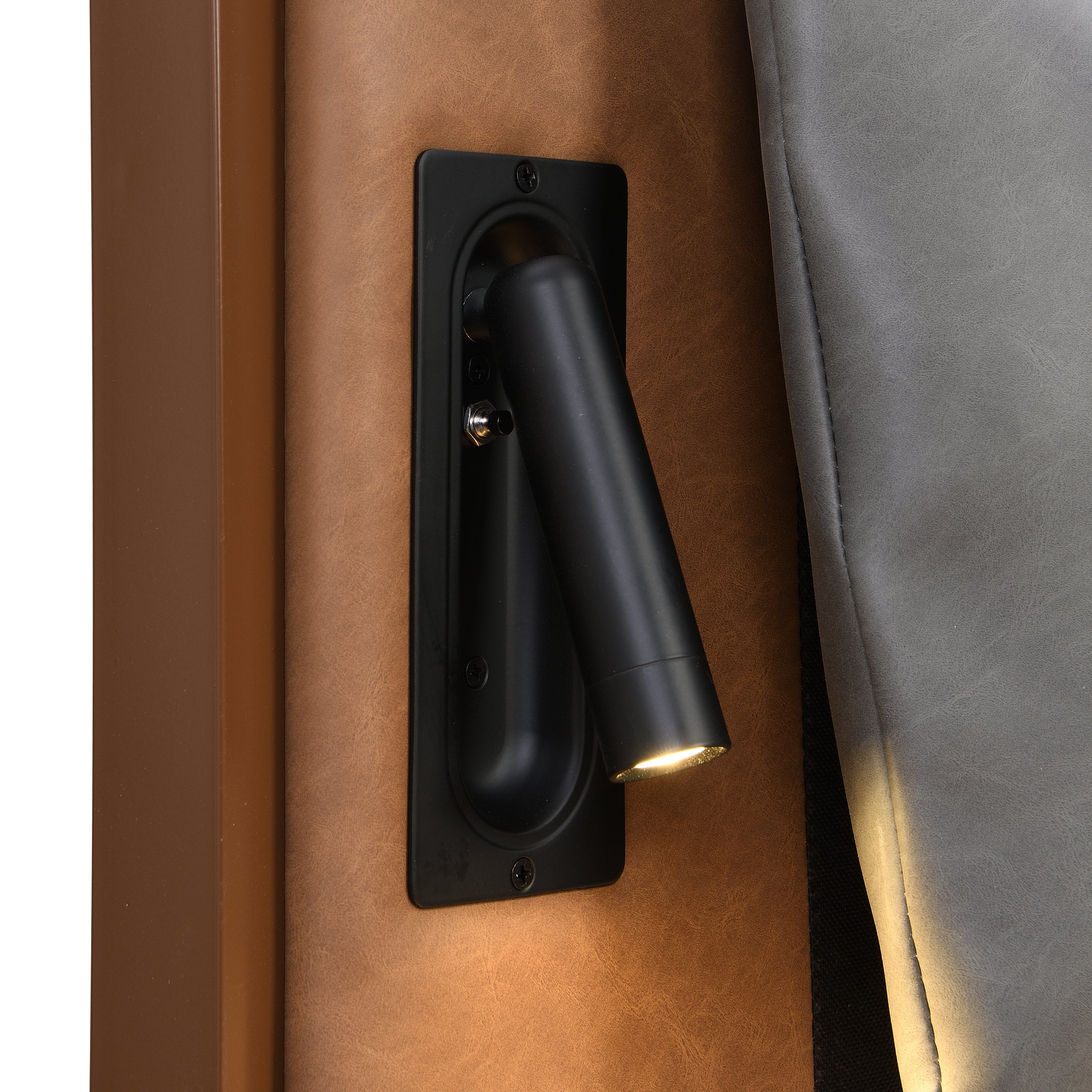 Cadre de lit king size recouvert de similicuir avec veilleuses 