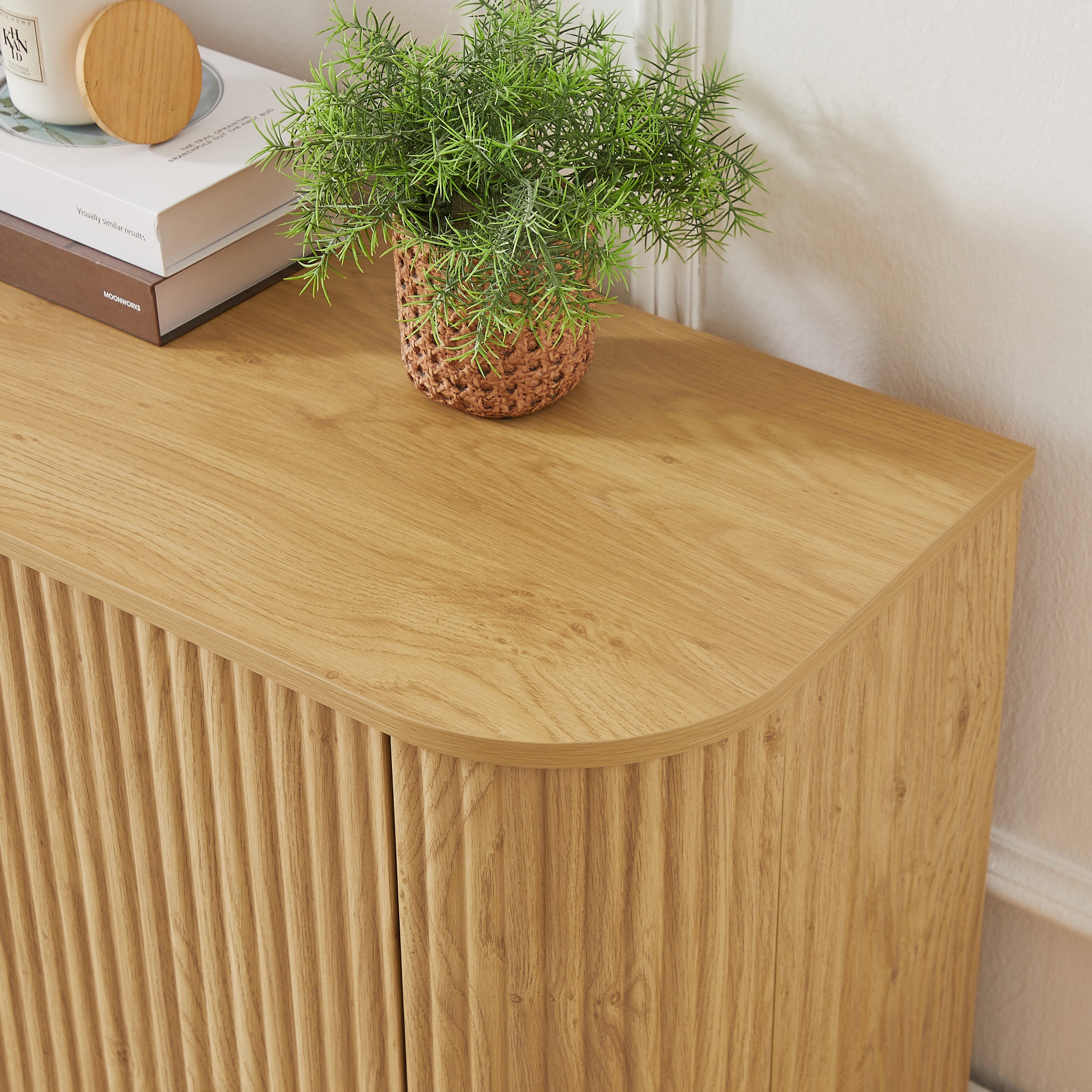 Buffet/meuble TV contemporain cannelé de 162,5 cm