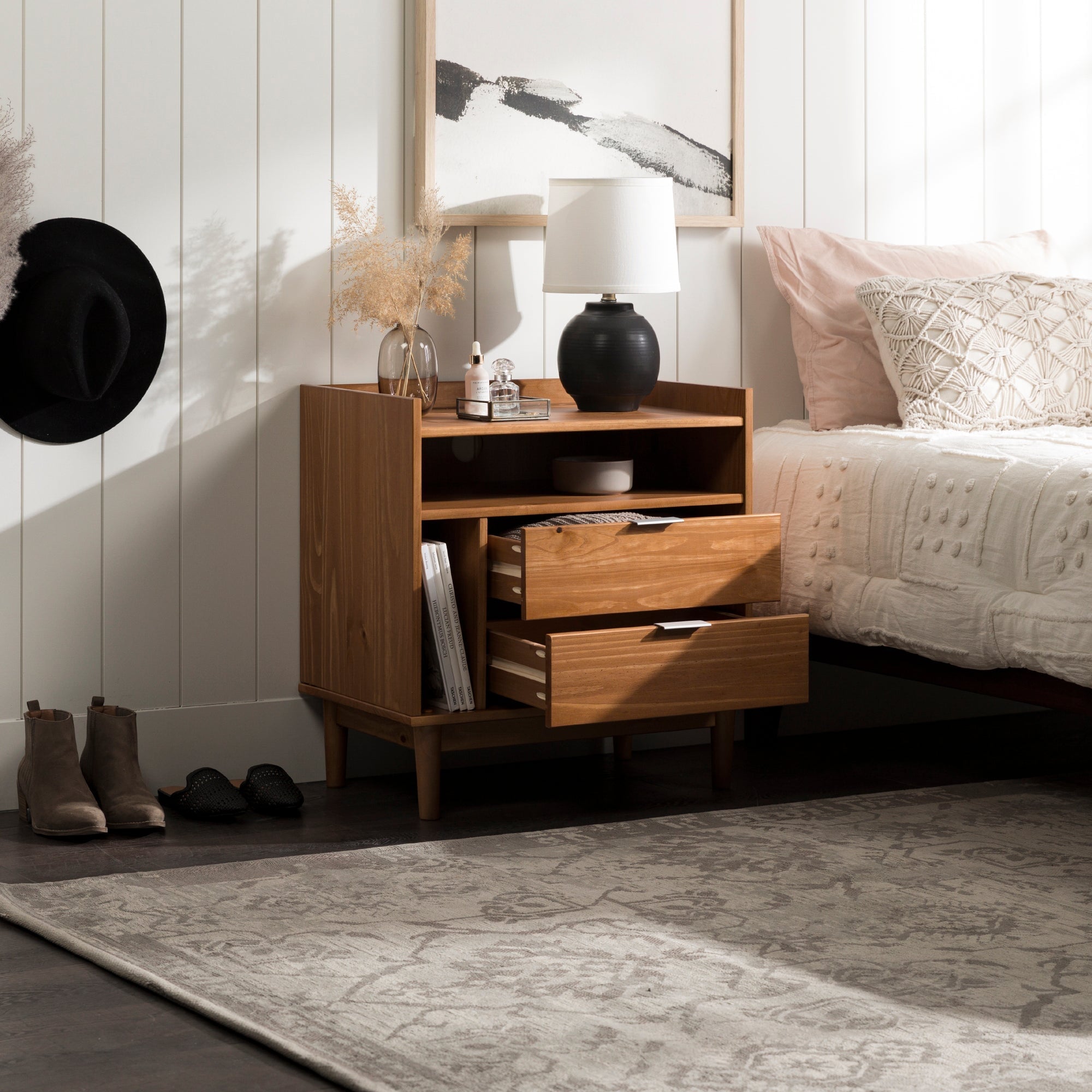 Table de chevet Lee en bois de style moderne du milieu du siècle