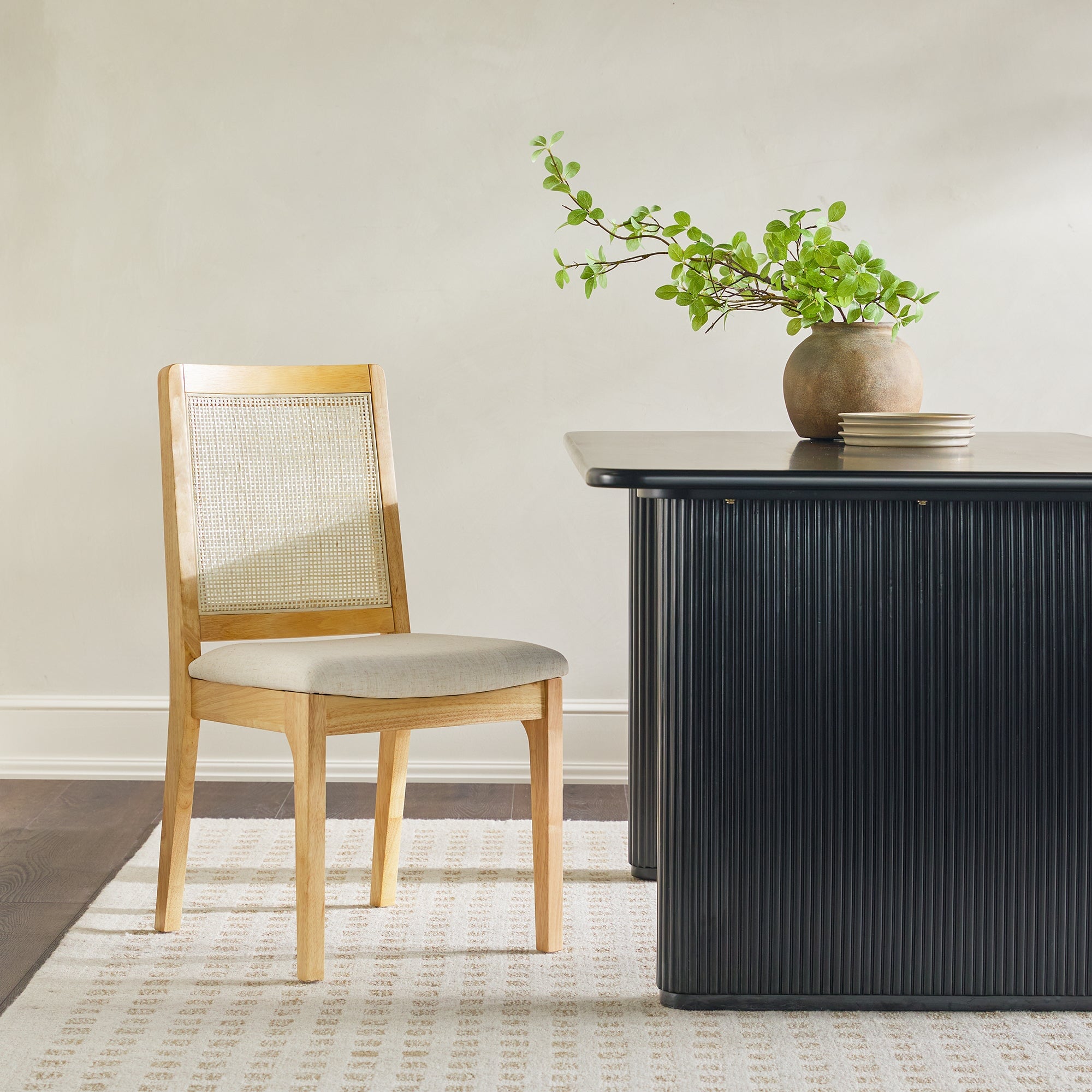 Chaise de salle à manger Catalina en bois massif avec dossier incrusté en rotin, lot de 2