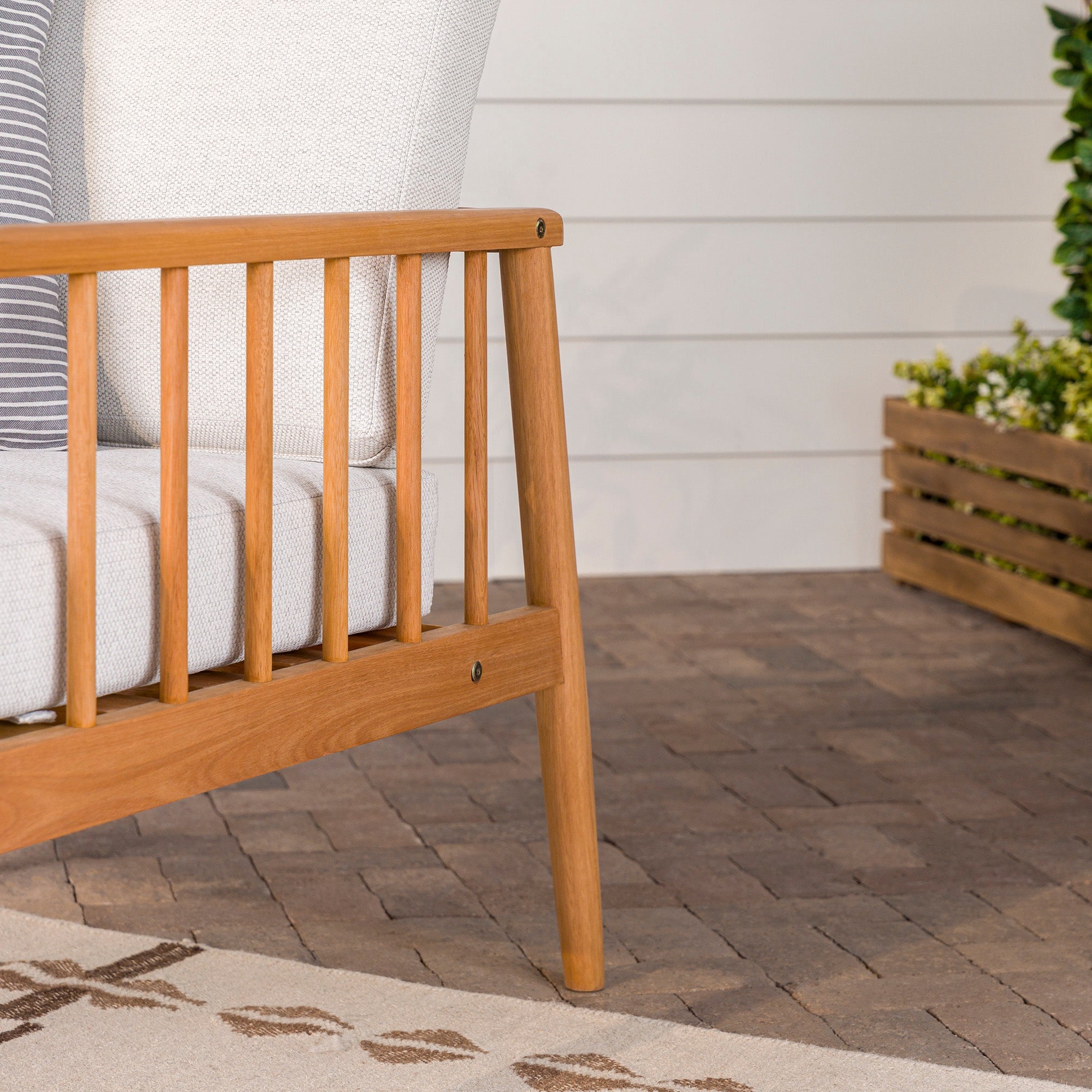 Fauteuil de jardin Circa Modern en bois massif à fuseaux