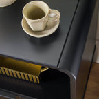 Table de chevet Elias moderne en bois massif avec cadre incurvé