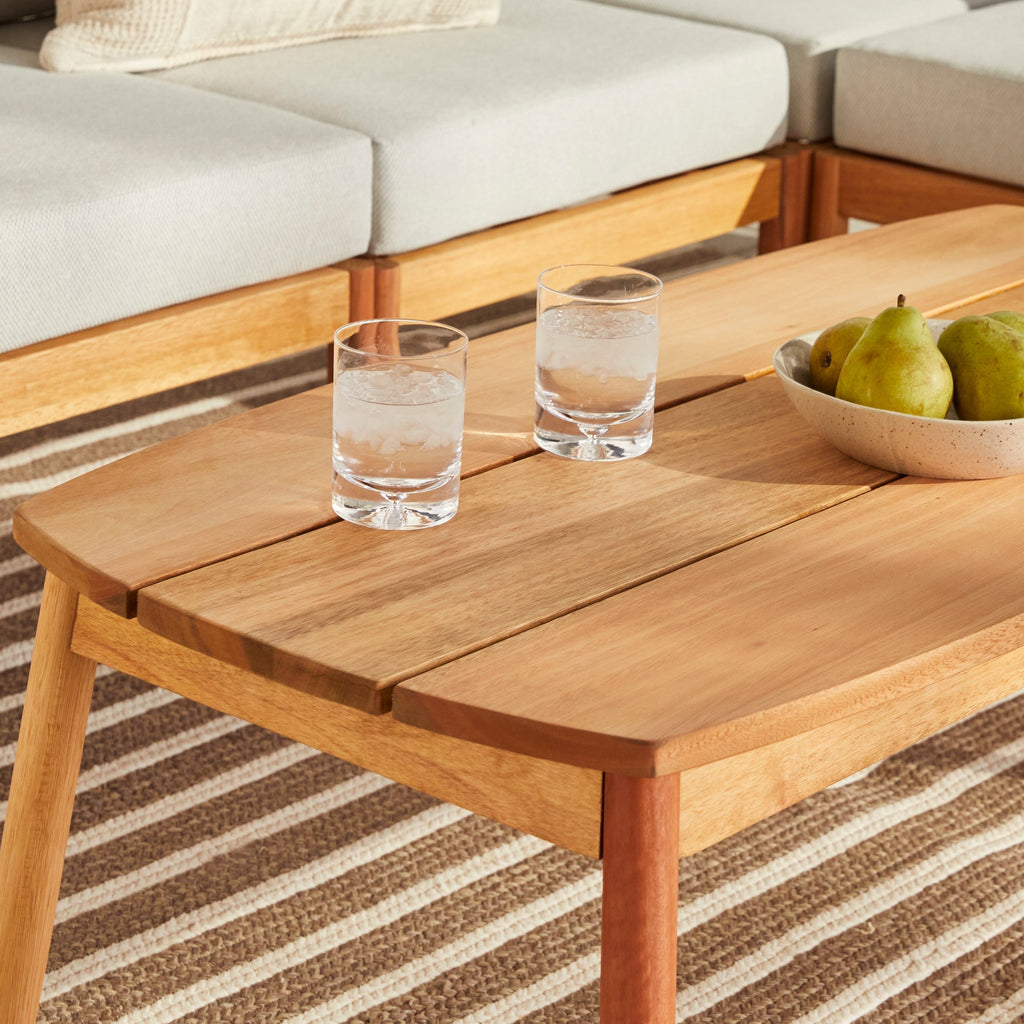 Ensemble canapé d'extérieur et table basse Circa Modern 6 pièces en bois massif à fuseaux