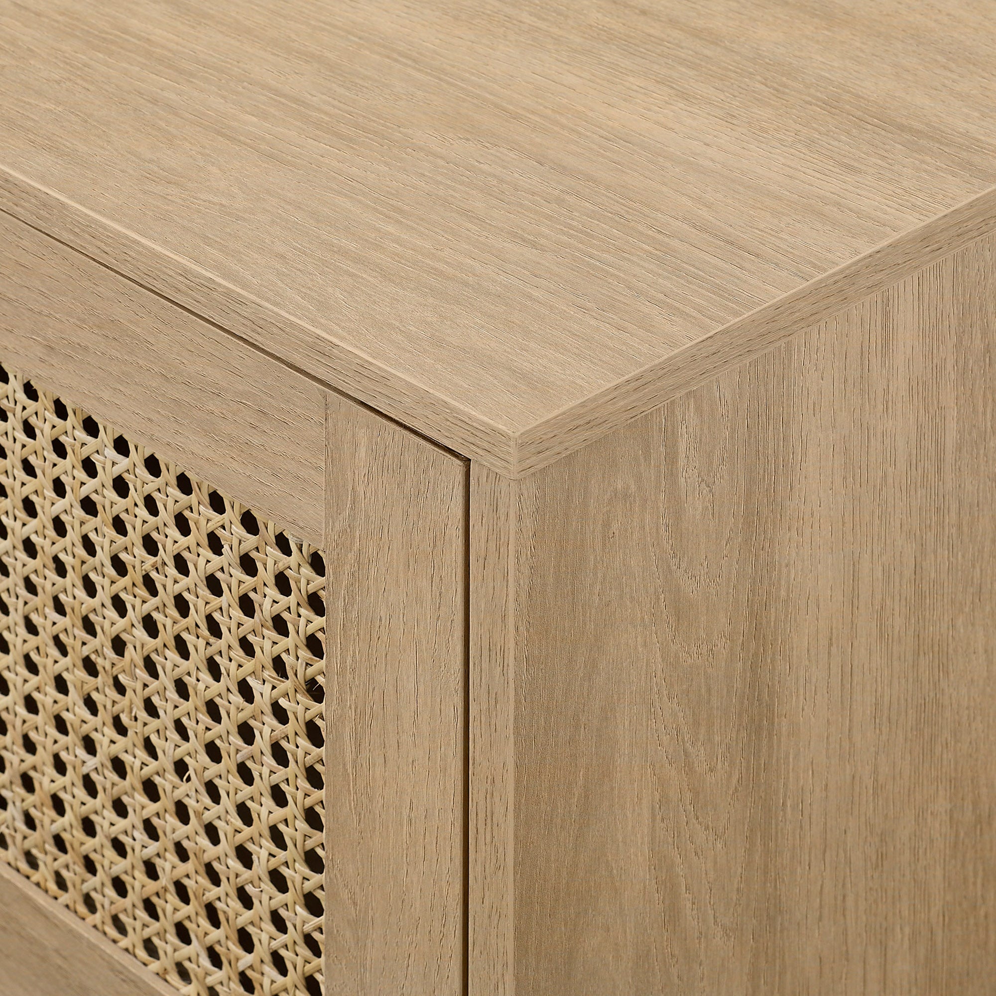 Meuble TV Hamkke Boho à 2 portes en faux rotin