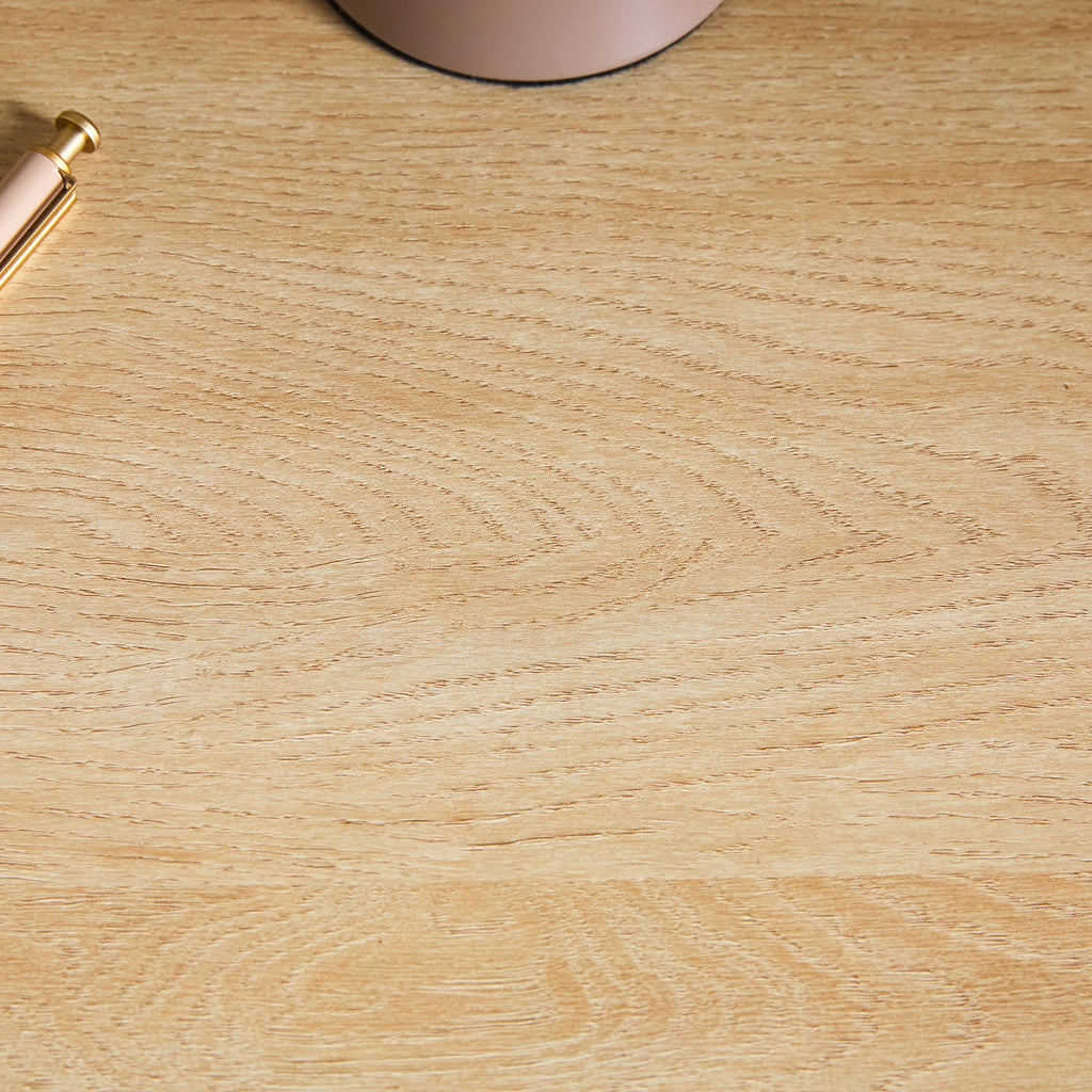 Bureau Amira Modern Curve