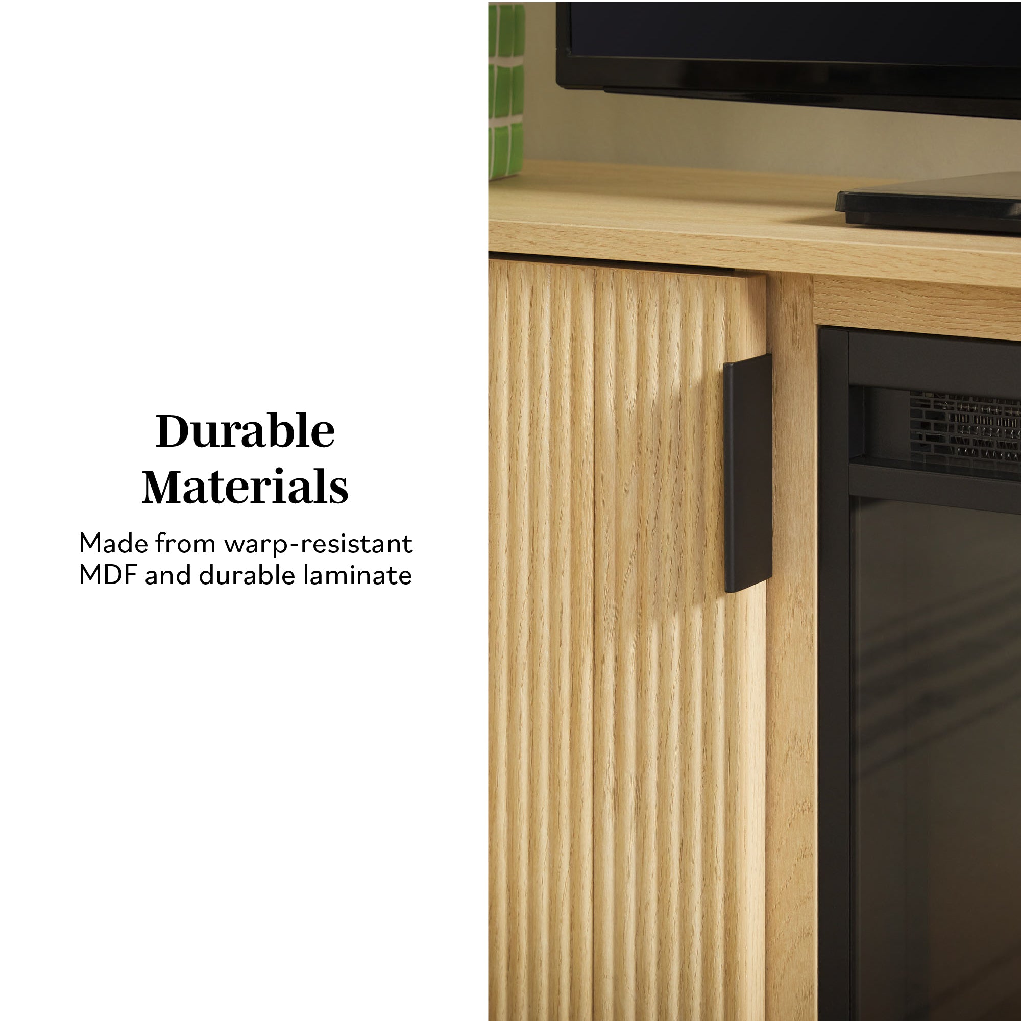 Meuble TV Reema scandinave moderne 70 à cannelures avec cheminée électrique autoportante