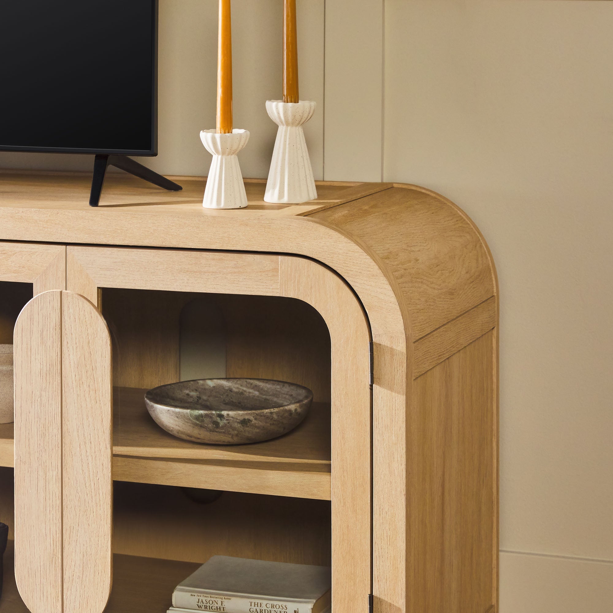 Support TV Chantelle Modern Curve facile à assembler