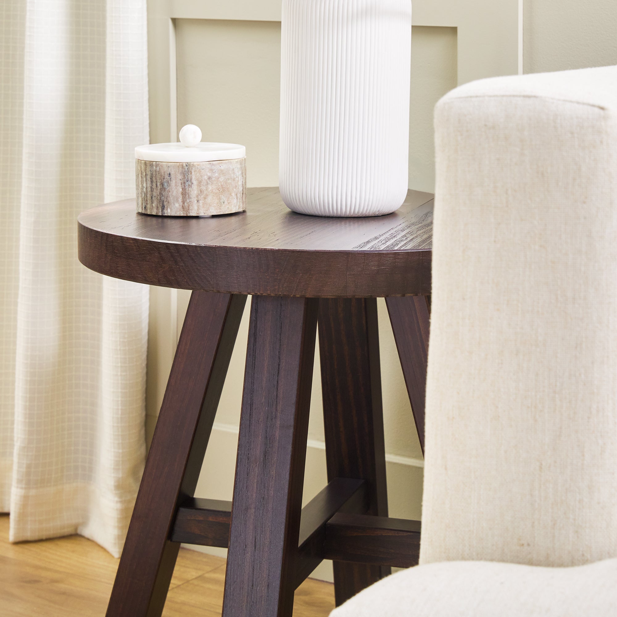 Table d'appoint Colt Modern Farmhouse à montage facile, 18 pouces