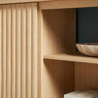 Meuble TV Flynn de style scandinave cannelé avec rangement