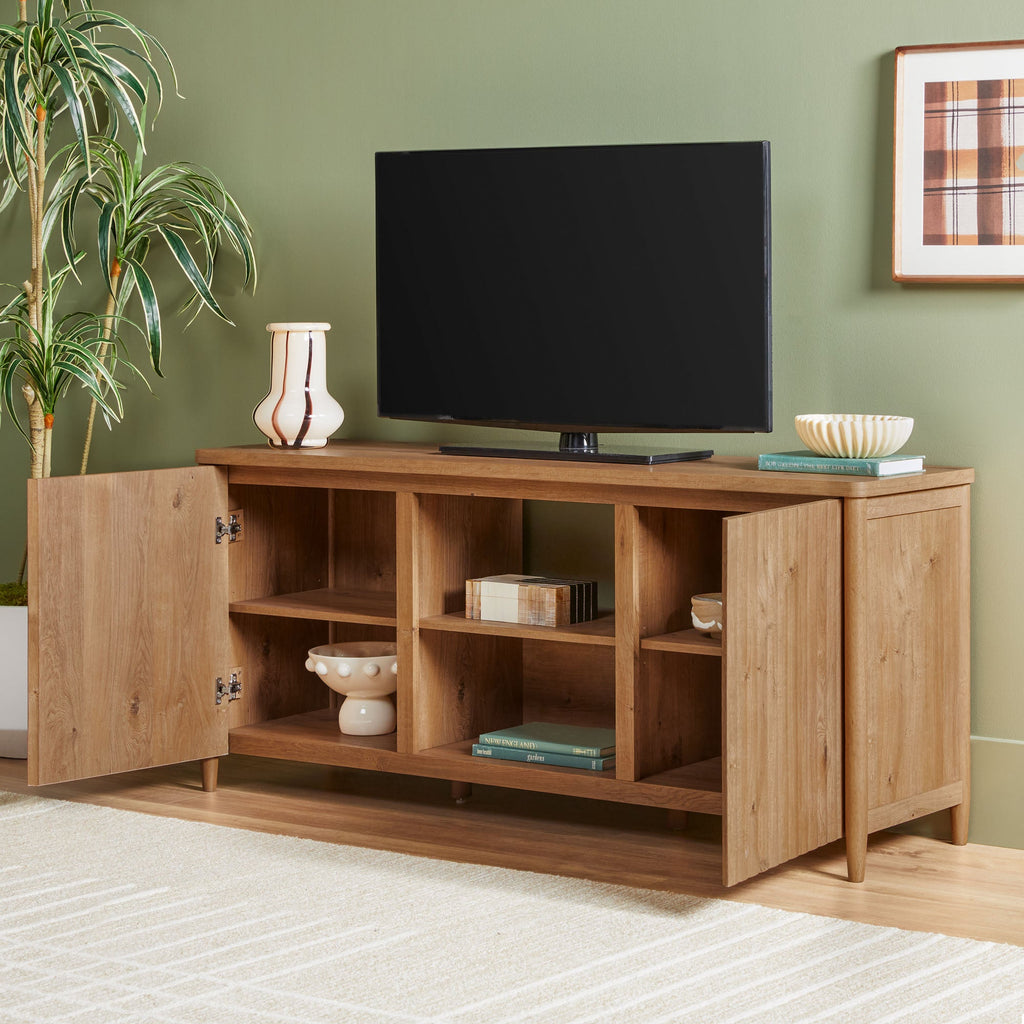 Meuble TV Flynn de style scandinave cannelé avec rangement