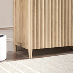 Meuble TV Flynn de style scandinave cannelé avec rangement