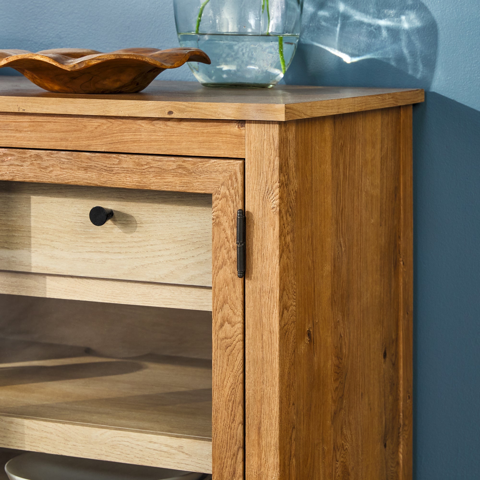 Buffet/meuble TV Harlow traditionnel à porte vitrée, montage facile