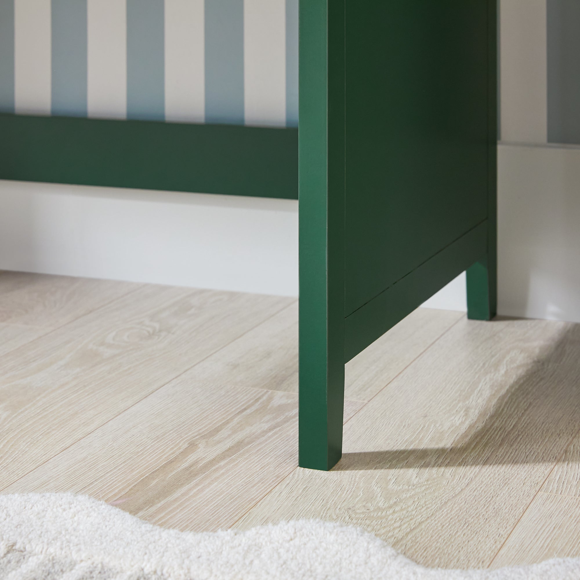 Bureau Zoey au design moderne et incurvé