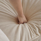 Canapé 3 places style Mid-Century Modern avec 2 coussins d'accoudoirs et 3 coussins décoratifs, couleur beige chenille, idéal pour le salon