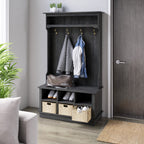 Porte-manteau d'entrée avec paniers et rangements ouverts