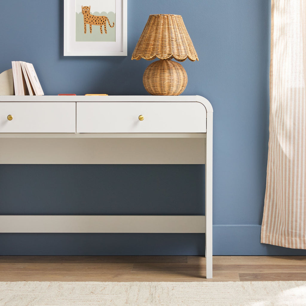 Bureau Zoey au design moderne et incurvé