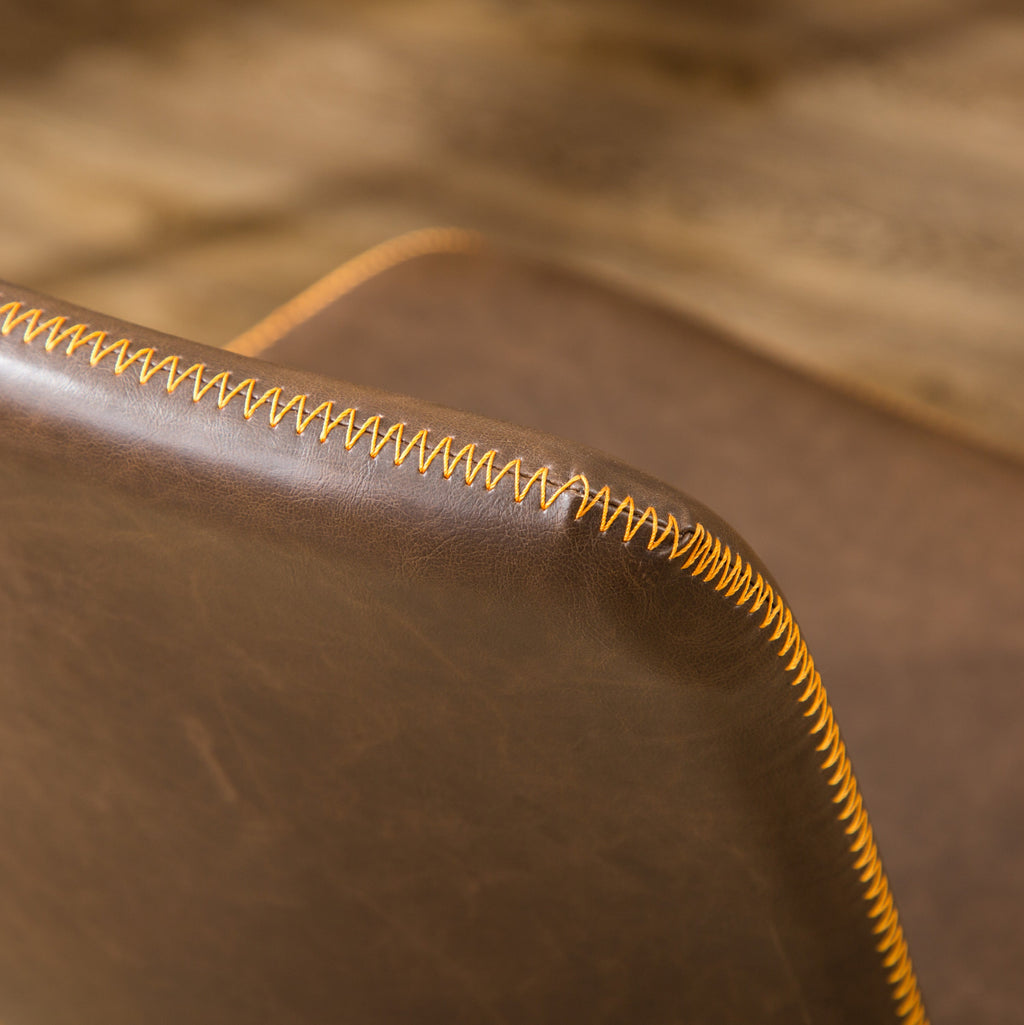 Walker Edison | Fauteuil de bureau pivotant à 360° Cesena en similicuir, à vérin pneumatique, marron antique