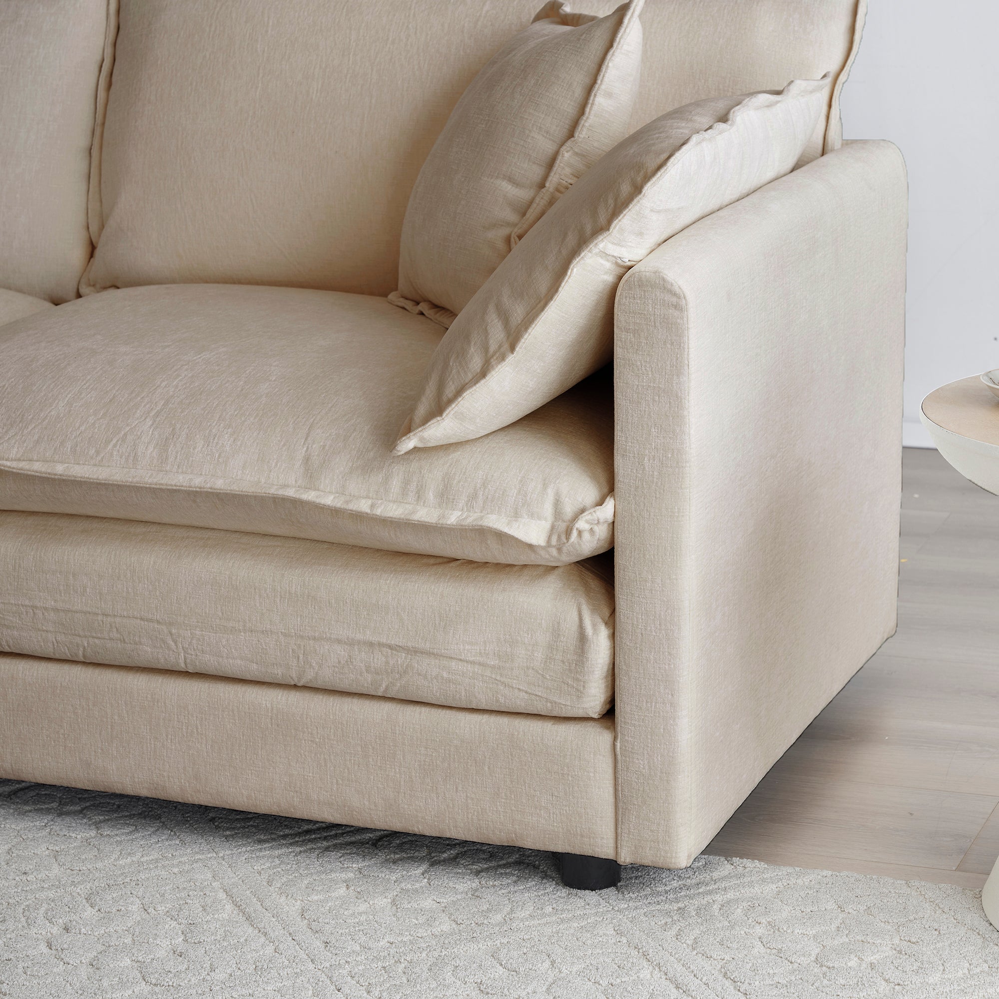 Walker Edison | Fauteuil d'appoint Cloud en chenille beige avec repose-pieds